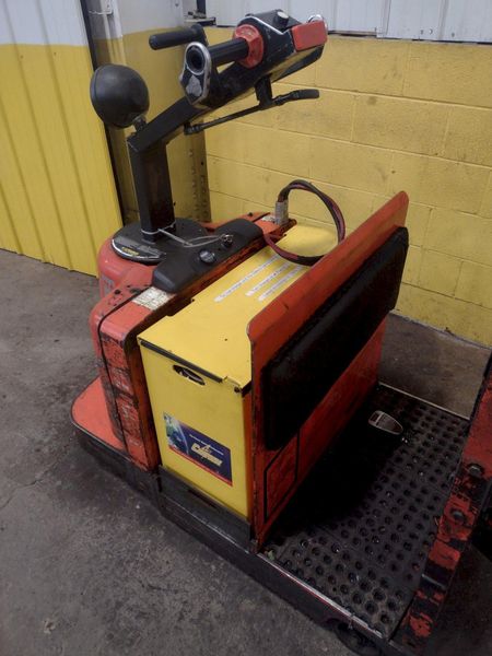 10,000 LB TOYOTA MODEL #6TB50 ELECTRIC CART & TOW TRUCK: STOCK #16219