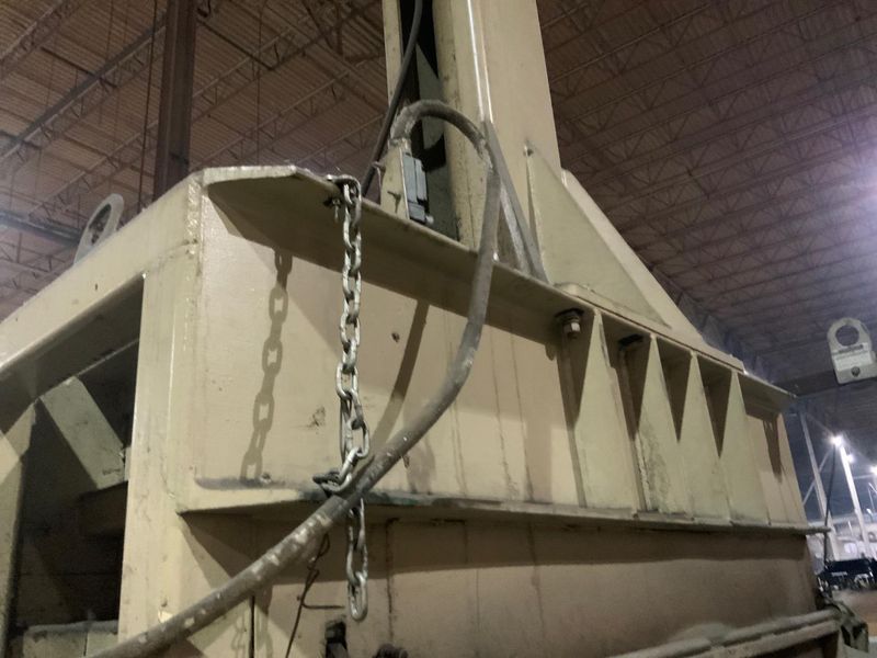 SELMA VERTICAL INDUSTRIAL BALER: STOCK #18088