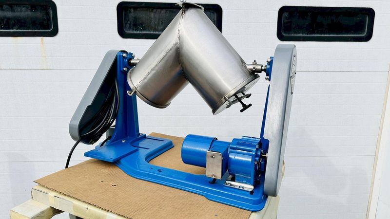 Patterson-Kelley “P-K” V-Blender Model: 8-Quart Table Top S.S. Twin Shell Liquids-Solids Blender