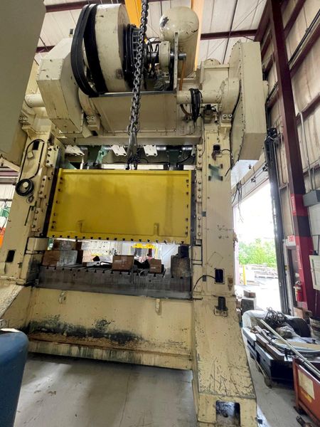800 ton Blow Press Model SC2-800-108-54 Used Straight Side Mechanical Metal Stamping Press For S