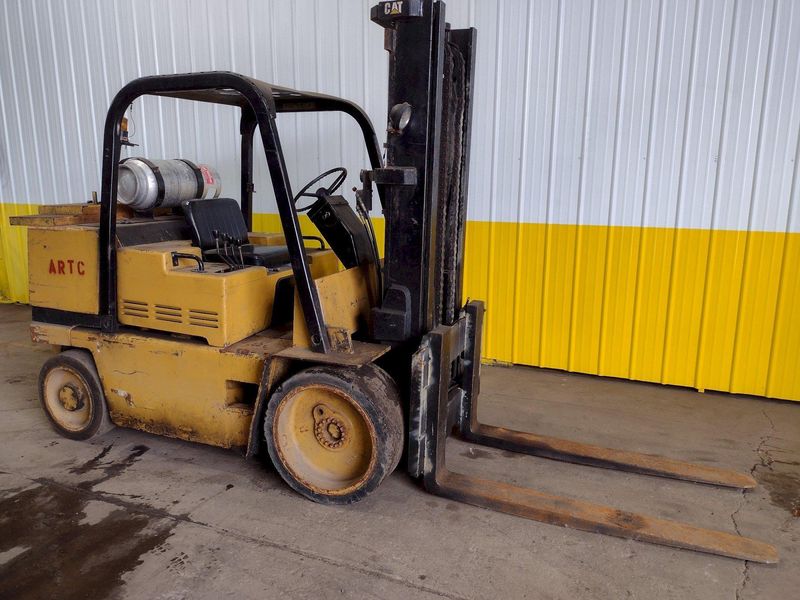 12,500 LBS CAT MODEL T1250 LP-GAS FORKLIFT: STOCK #18141