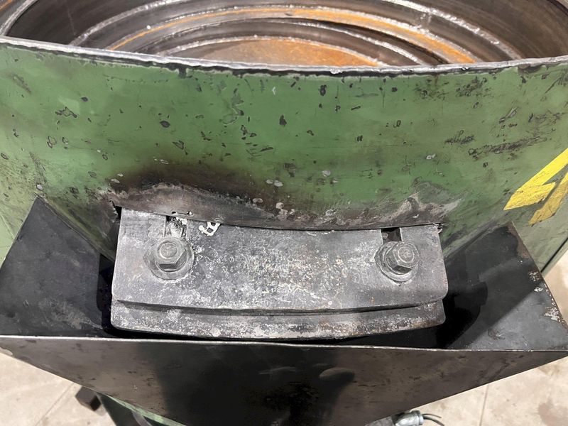 60" DIAMETER AIH VIBRATORY FEEDER BOWL FOR BILLIT BARS: STOCK #20809