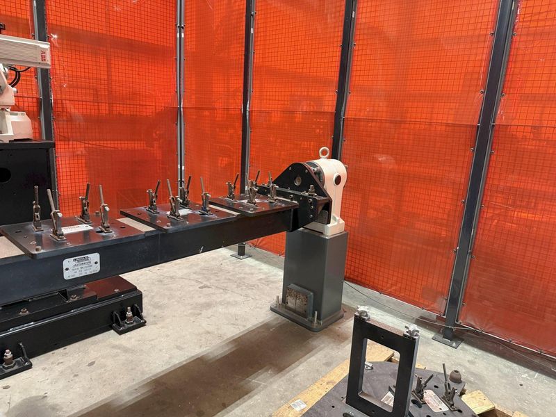 LINCOLN ELECTRIC ROBOT WELDING SYSTEM WITH ABB 6 AXIS ROBOT, 300 KG HEAD AND TAILSTOCK, LINCOLN