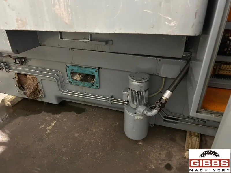 PFAUTER P-900 - Gear Hobber
