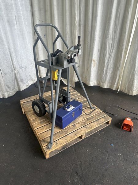 VICTAULIC  MODEL # VE106 ROLL GROVING TOOL / TRIPOD STAND: STOCK #78565