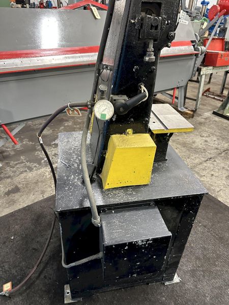 8" KALAMAZOO VERTICAL BELT GRINDER: STOCK #77890