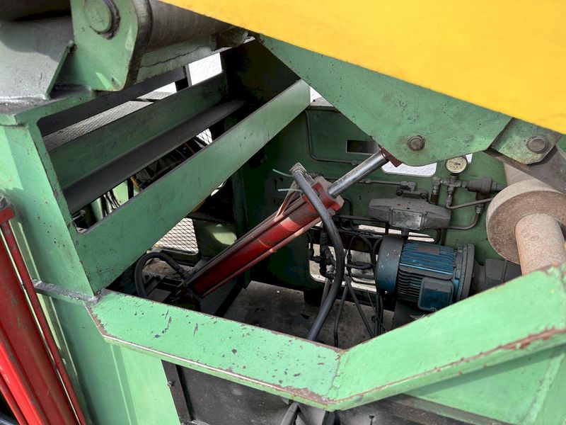 10,000 LB  X 30" REGAL COIL CRADLE & STRAIGHTENER:  STOCK#77222