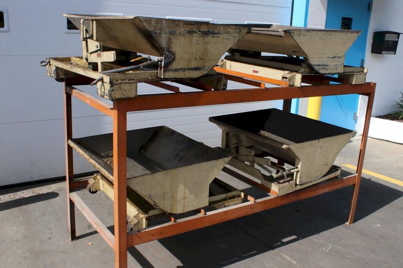 RACK WITH 4 DUMP HOPPERS: STOCK #75719