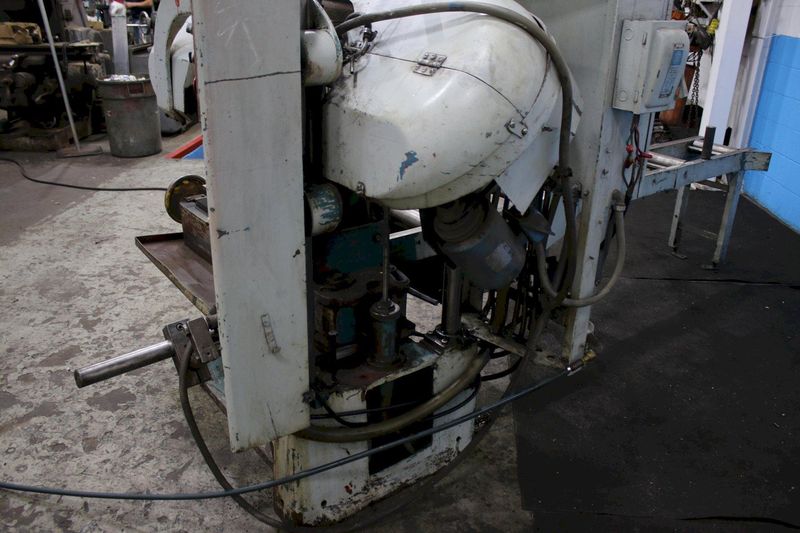 WELLS MODEL #370 HORIZONTAL BAND SAW: STOCK #75328