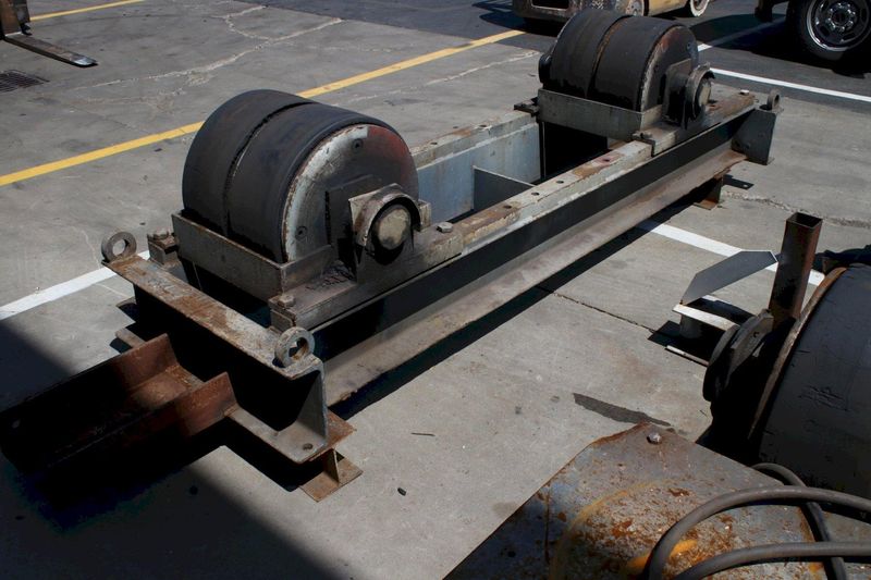 SET DRIVE AND IDLER TANK ROLLS: STOCK #75340