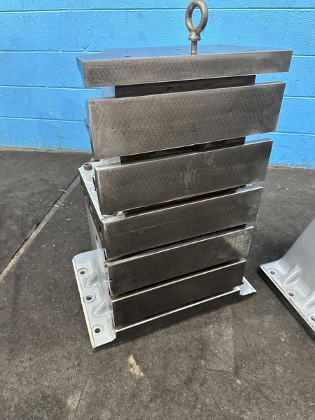 (1) SET OF 16" X 30" T SLOTTED DEVLIEG ANGLE PLATES: STOCK #74302