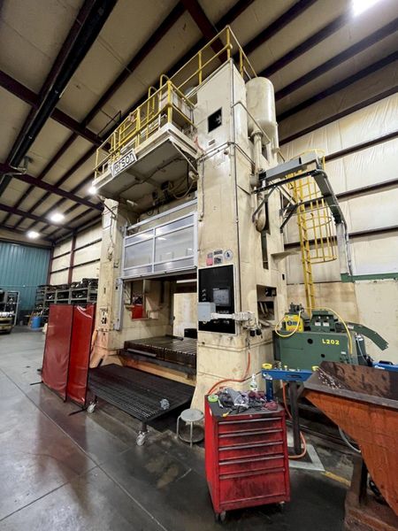 800 TON VERSON SE2-800-108-60T STRAIGHT SIDE MECHANICAL METAL STAMPING PRESS FOR SALE, PREVIOUSL