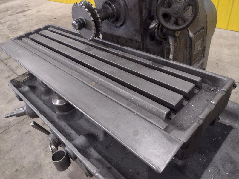 3 HP CINCINNATI MODEL 1-18 PLAIN HORIZONTAL MILLING MACHINE: STOCK #21030