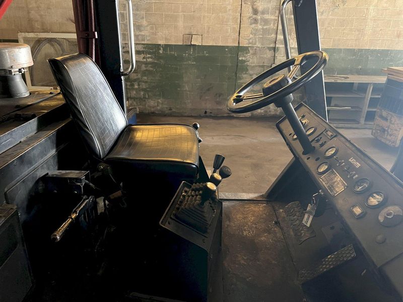30,000 LBS TAYLOR MODEL #TCO-300S HEAVY DUTY RIGGER FORKLIFT: STOCK #18136