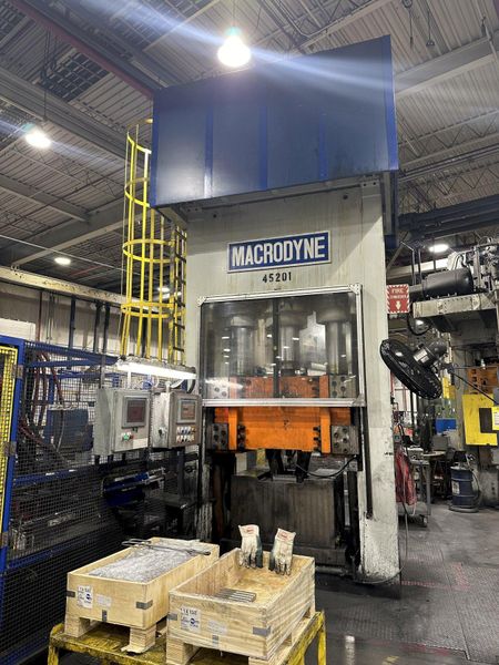 800 TON (400/400) MACRODYNE MODEL #MPFG400/400 3-RAM HYDRAULIC PRESS, NEW 2013: STOCK #20204