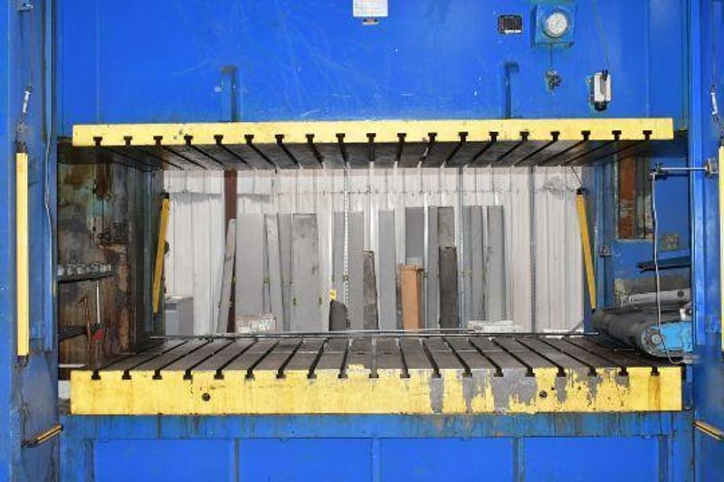 500 ton Komatsu Model E2P 500 Straight Side Metal Stamping Press For Sale, Year 1988 - Reconditi