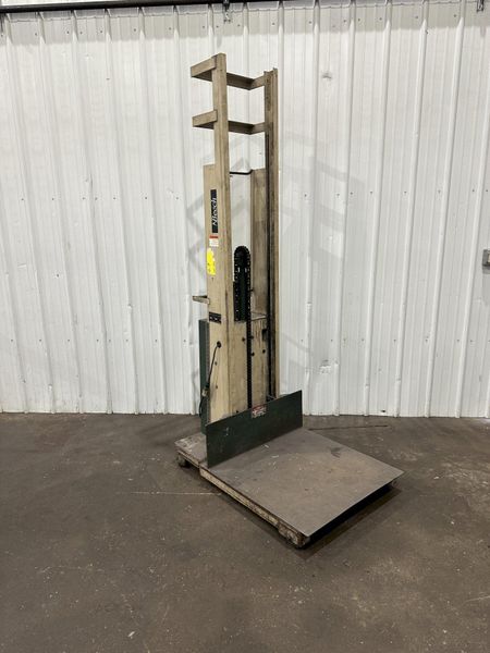 1000 LB BEECH HYDRAULIC STACKER:  STOCK #77446