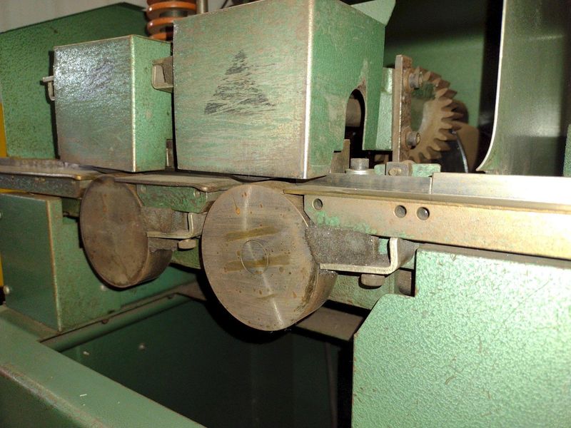 1/4" FALLS PRODUCT MODEL  #31 D-BUR-R DEBURRING MACHINE: STOCK #21971