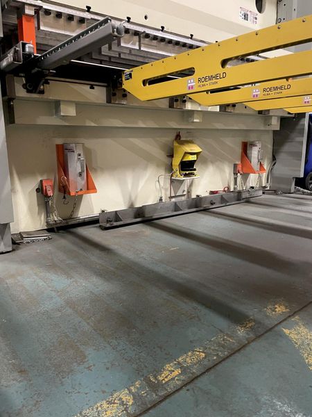 300 TON PACIFIC (NEW 2017) MODEL #300-OBL-10/60 STRAIGHT SIDE HYDRAULIC PRESS, 12" STROKE: STOCK