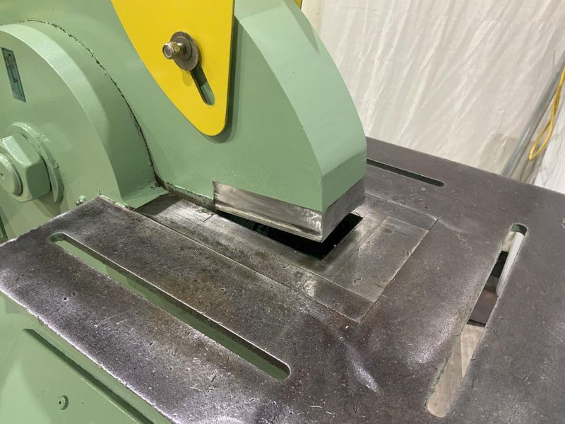 90 TON PIRANHA MODEL P-90 HYDRAULIC IRONWORKER: STOCK #80718