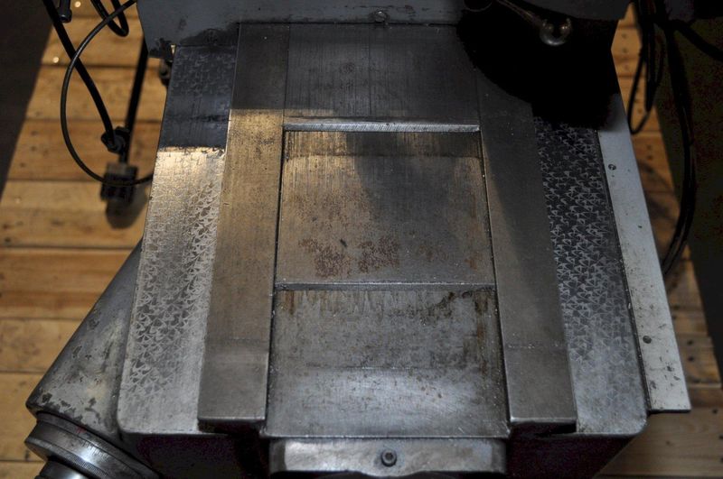 2 HP BRIDGEPORT VERTICAL MILL