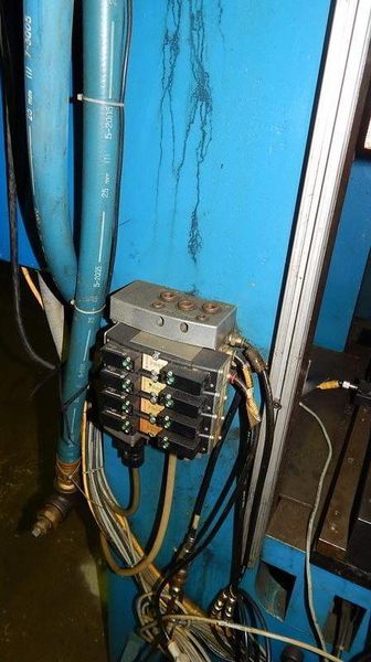 34 Ton FARGER & JOOSTEN MULTIPOWER Air/Oil Press