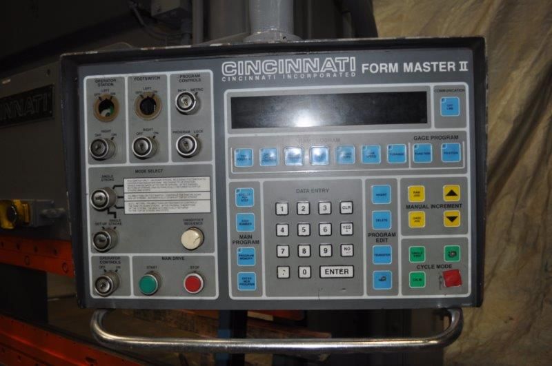 90 TON x 10' CINCINNATI HYDRAULIC PRESS BRAKE