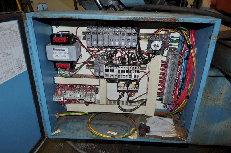 9" x 16" DOALL HORIZONTAL BAND SAW