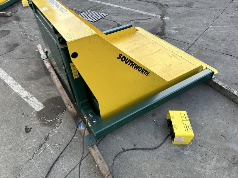 2000 LBS SOUTHWORTH MODEL # ZTU2-85 CONTAINER TILTER: STOCK #78553