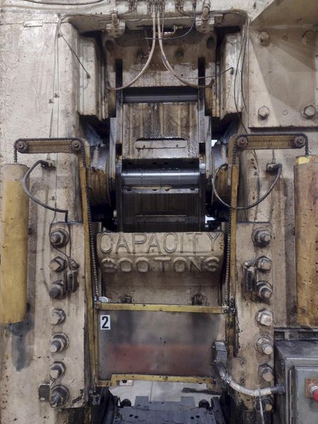 800 TON BLISS MODEL #26 KNUCKLE JOINT PRESS, 2.5" STROKE: STOCK #21707