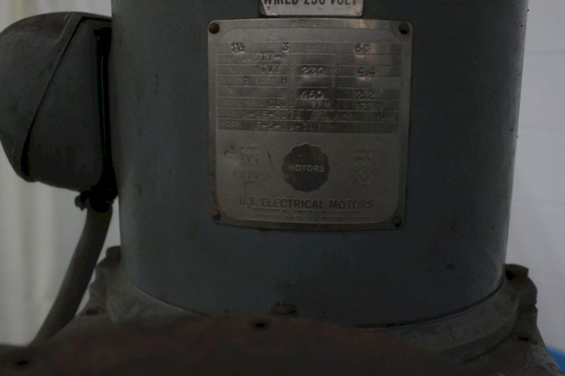 1-1/2 HP BRIDGEPORT VERTICAL RAM TYPE MILL: STOCK #75130