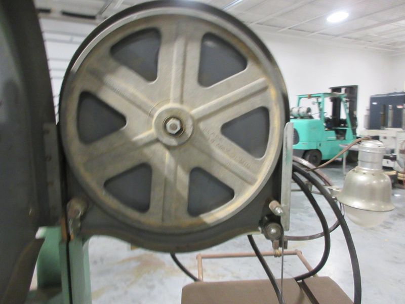 Rockwell/Delta 28-380, 14" Wood and Metal Cutting Vertical Bandsaw- Auction Item