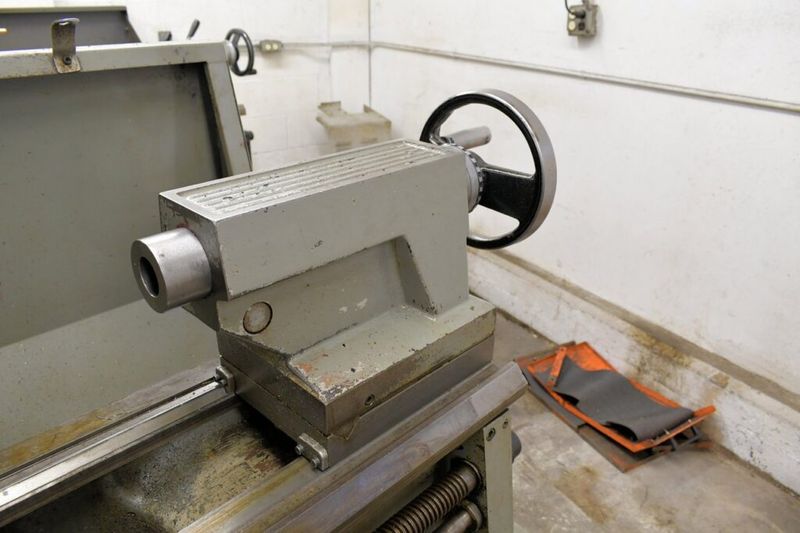 Clausing Colchester 15″ x 30″ Geared Head Engine Lathe