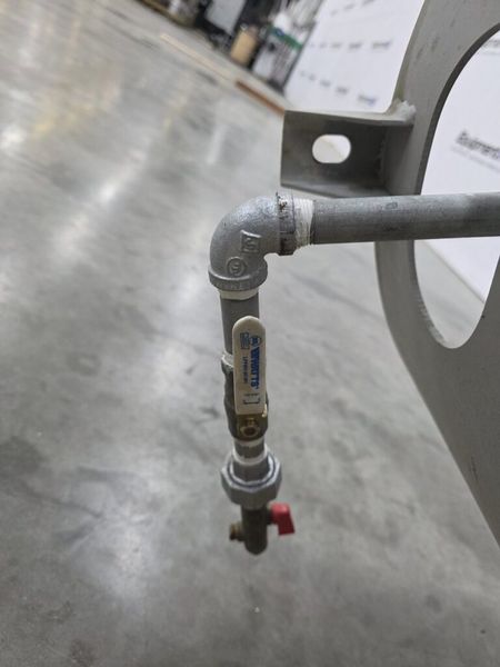 240 Gallon Vertical Air Receiver Handling Compressed Tank