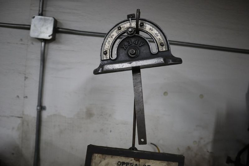 Apex Model 16-SDD 16" Industrial Double Disc Sander- Auction Item