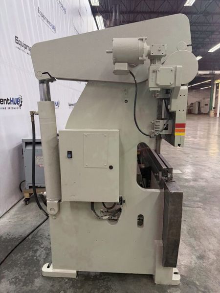 Accurpress 710010 100 Ton x 10′ 3-Axis CNC Hydraulic Press Brake