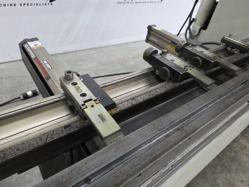 Accurpress 710010 100 Ton x 10′ 3-Axis CNC Hydraulic Press Brake