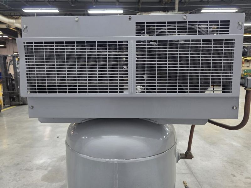 Ingersoll-Rand 2475N7.5 7.5 HP Air Compressor