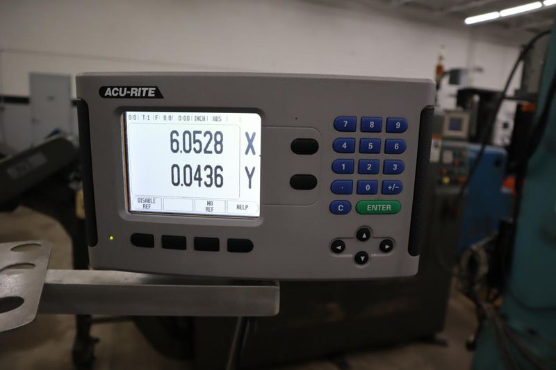 Bridgeport Series I-2HP Vertical Knee Mill, Acu-Rite 2-Axis DRO, Kurt Power Draw Bar, Mitutoyo Scale, X-Axis Power Feed, Chrome Ways