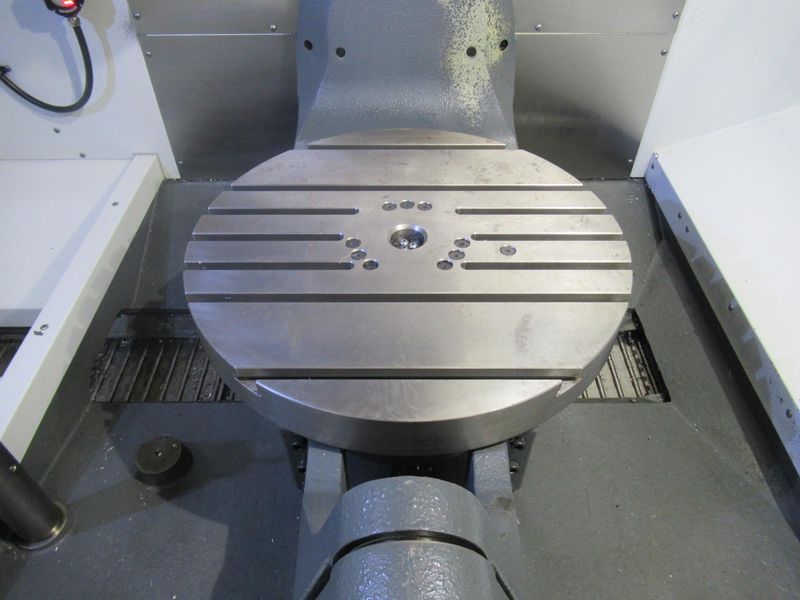 Haas UMC-1000SS CNC 5-Axis Vertical Machining Center, 40"x25"x25", 12K RPM, Chip Con, 30 ATC, Probing, TS Coolant, Air-Vise