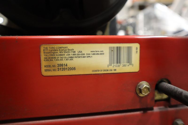 Toro Power Max 726 OE 26 in. Two-Stage Electric Start Gas Snow Blower- Auction Item