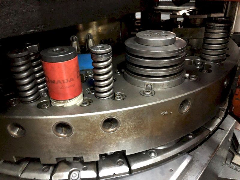 33 Ton Amada Pega 345 Queen CNC Turret Punch