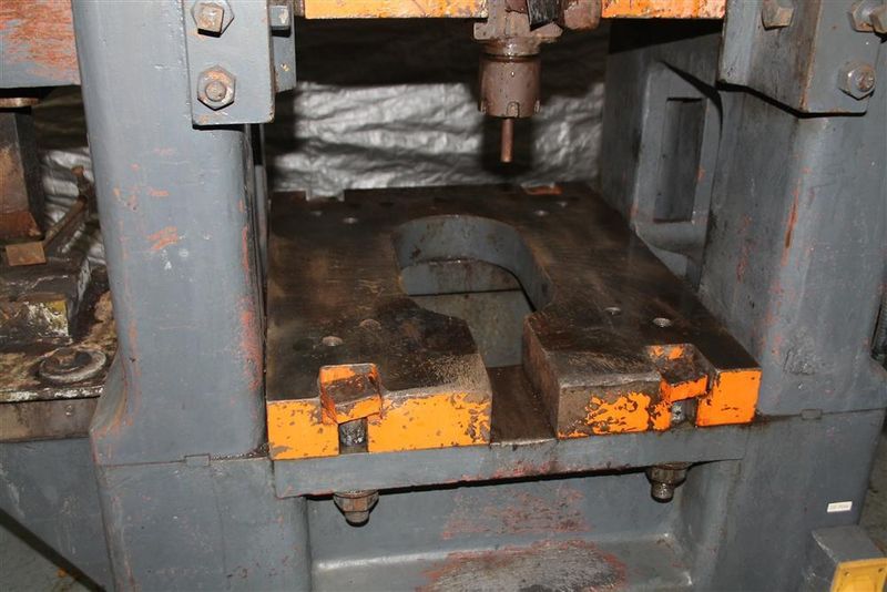 71 TON MINSTER MODEL #40T 4-1/2 SSSC PRESS: STOCK 59576