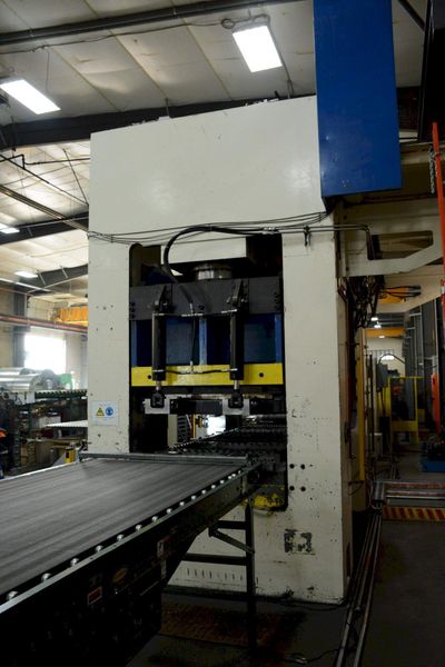 1500 TON MACRODYNE HYDRAULIC PUNCH PRESS: STOCK 70947
