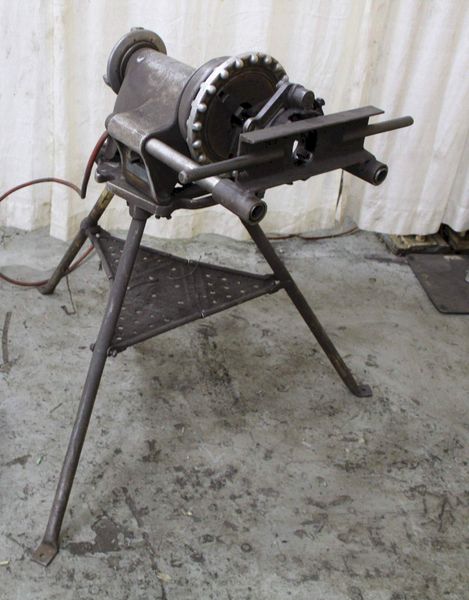 RIDGID MODEL #300 PIPE THREADER: STOCK #71909