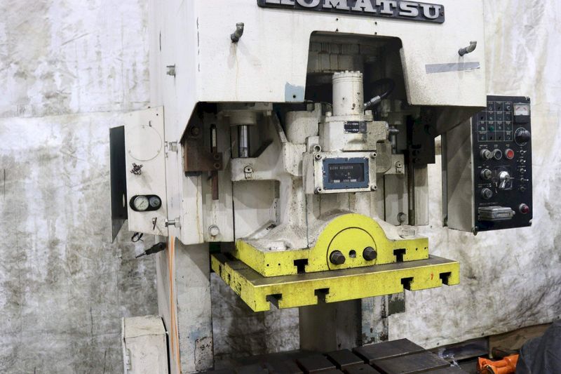 80 TON KOMATSU MODEL #OBS 80-2 GAP FRAME PRESS: STOCK 72884