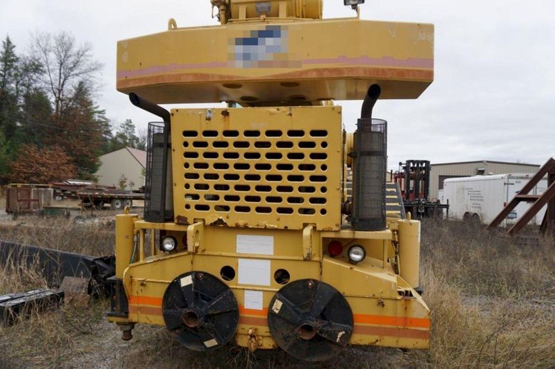 25 TON GROVE ROUGH TERRAIN HYDRAULIC CRANE: STOCK #73716
