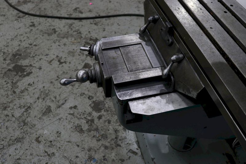 2 HP BRIDGEPORT SERIES II VERTICAL MILL:  STOCK #73738