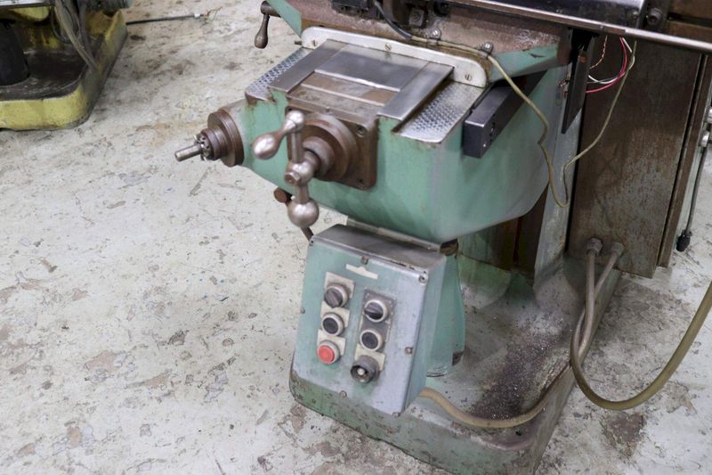 1-1/2 BRIDGEPORT VERTICAL RAM TYPE MILL: STOCK 73028