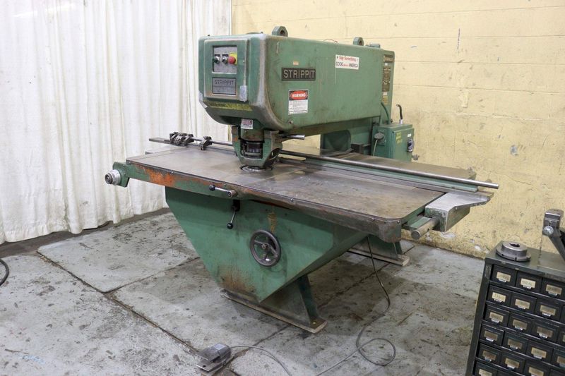30 TON STRIPPIT 30/30 SINGLE END PUNCH: STOCK #72586